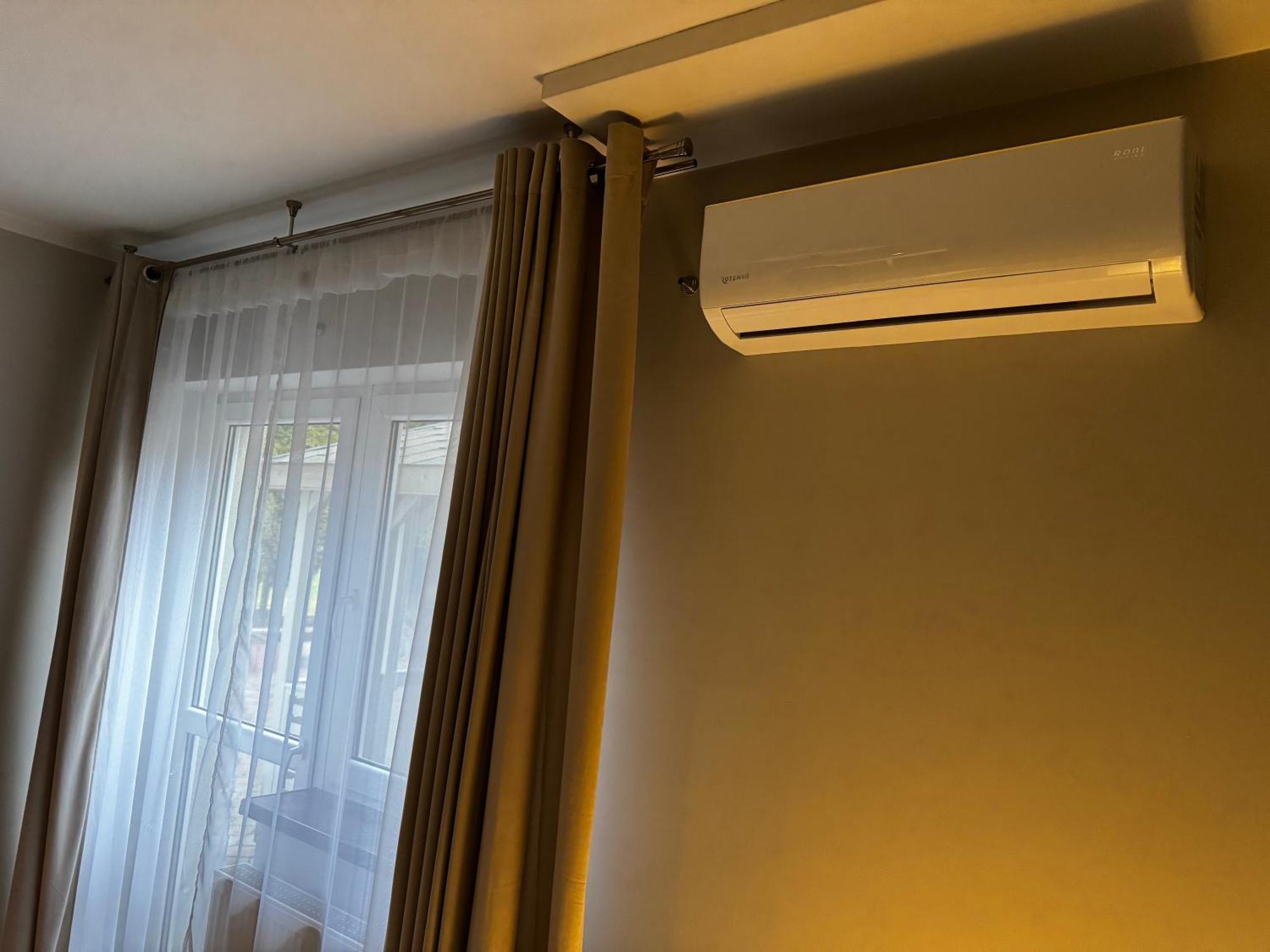 B&M Guesthouse Oswiecim Ngoại thất bức ảnh