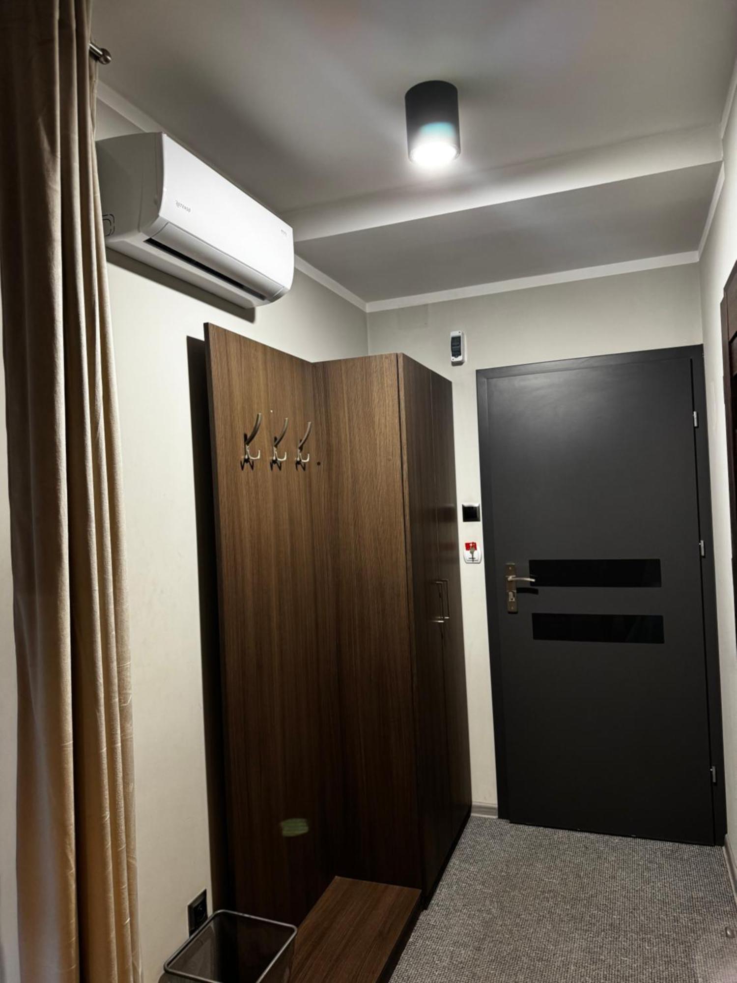 B&M Guesthouse Oswiecim Ngoại thất bức ảnh