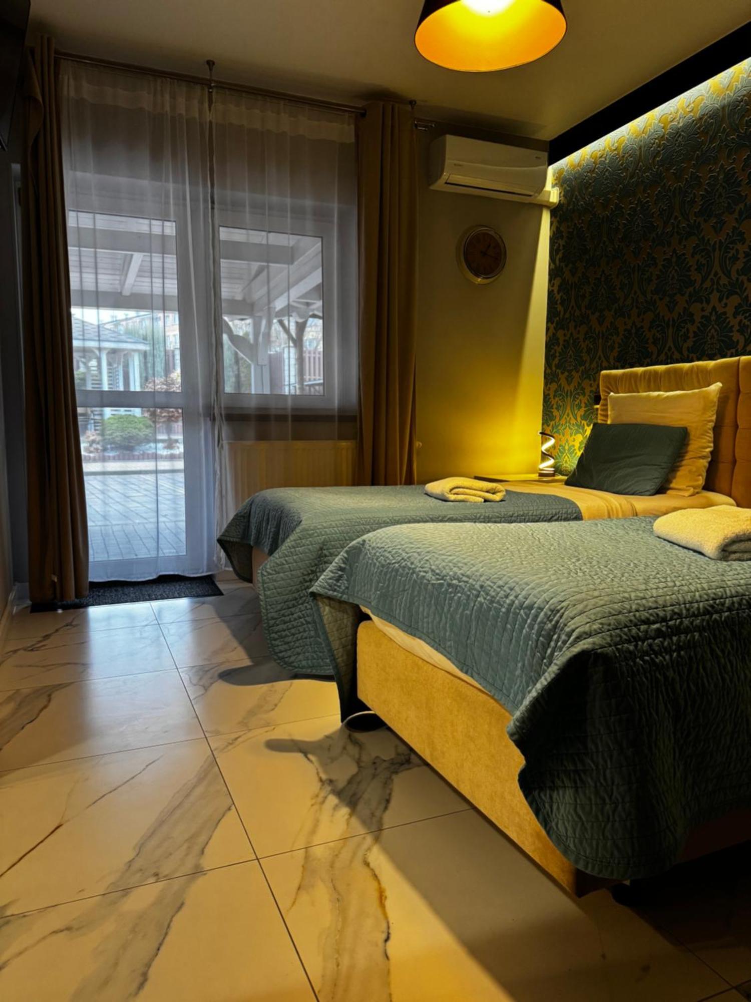 B&M Guesthouse Oswiecim Ngoại thất bức ảnh