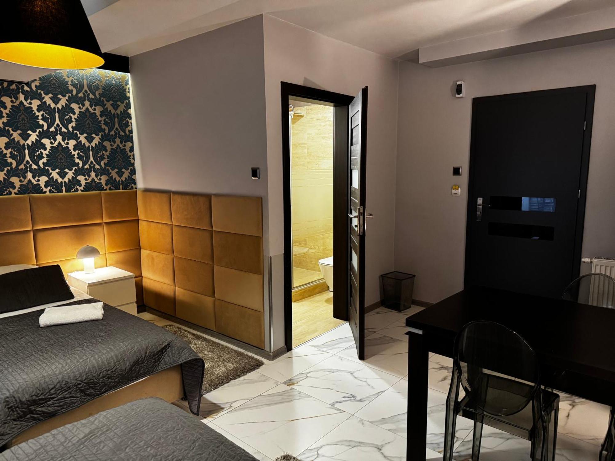 B&M Guesthouse Oswiecim Ngoại thất bức ảnh