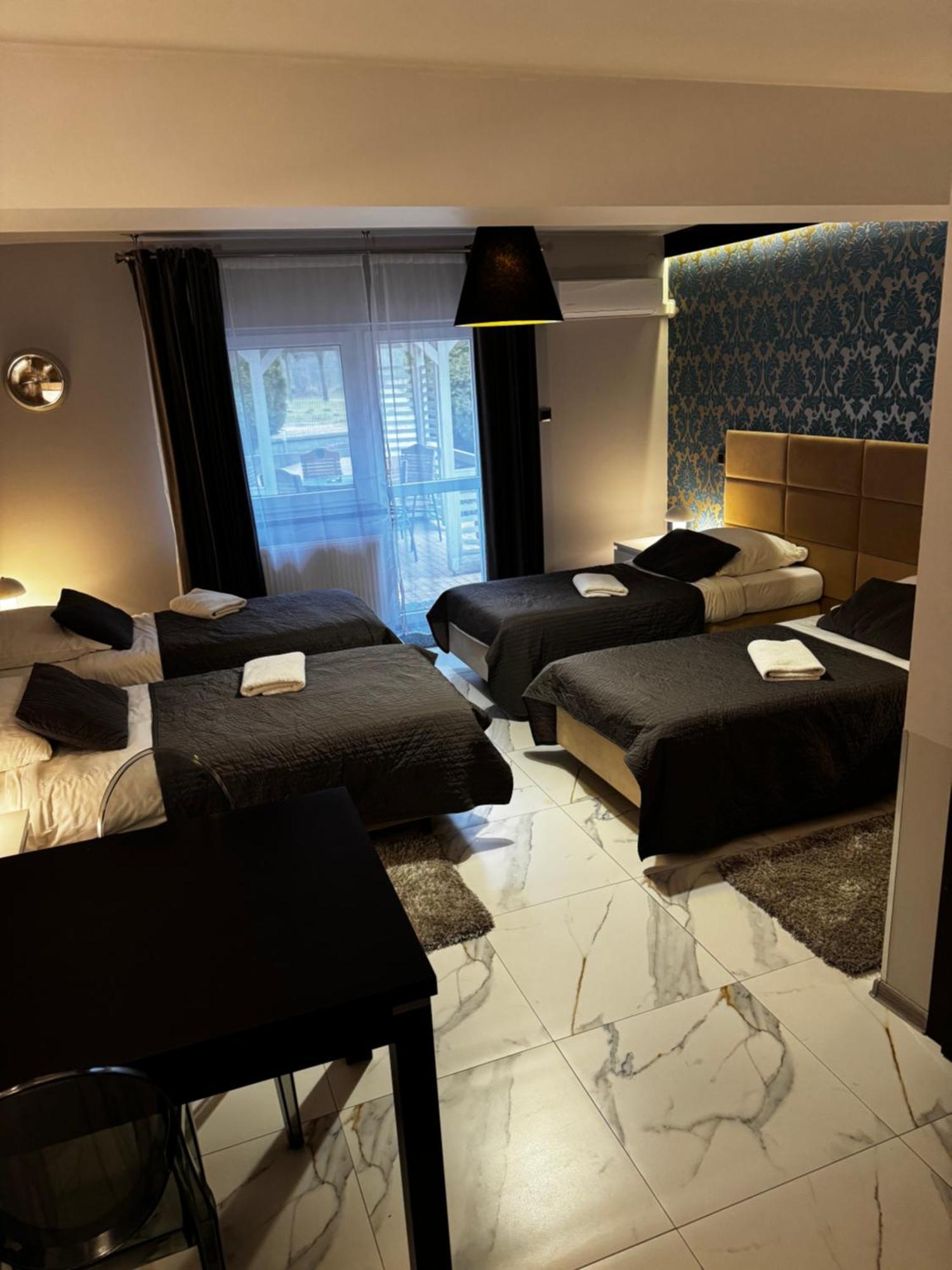 B&M Guesthouse Oswiecim Ngoại thất bức ảnh