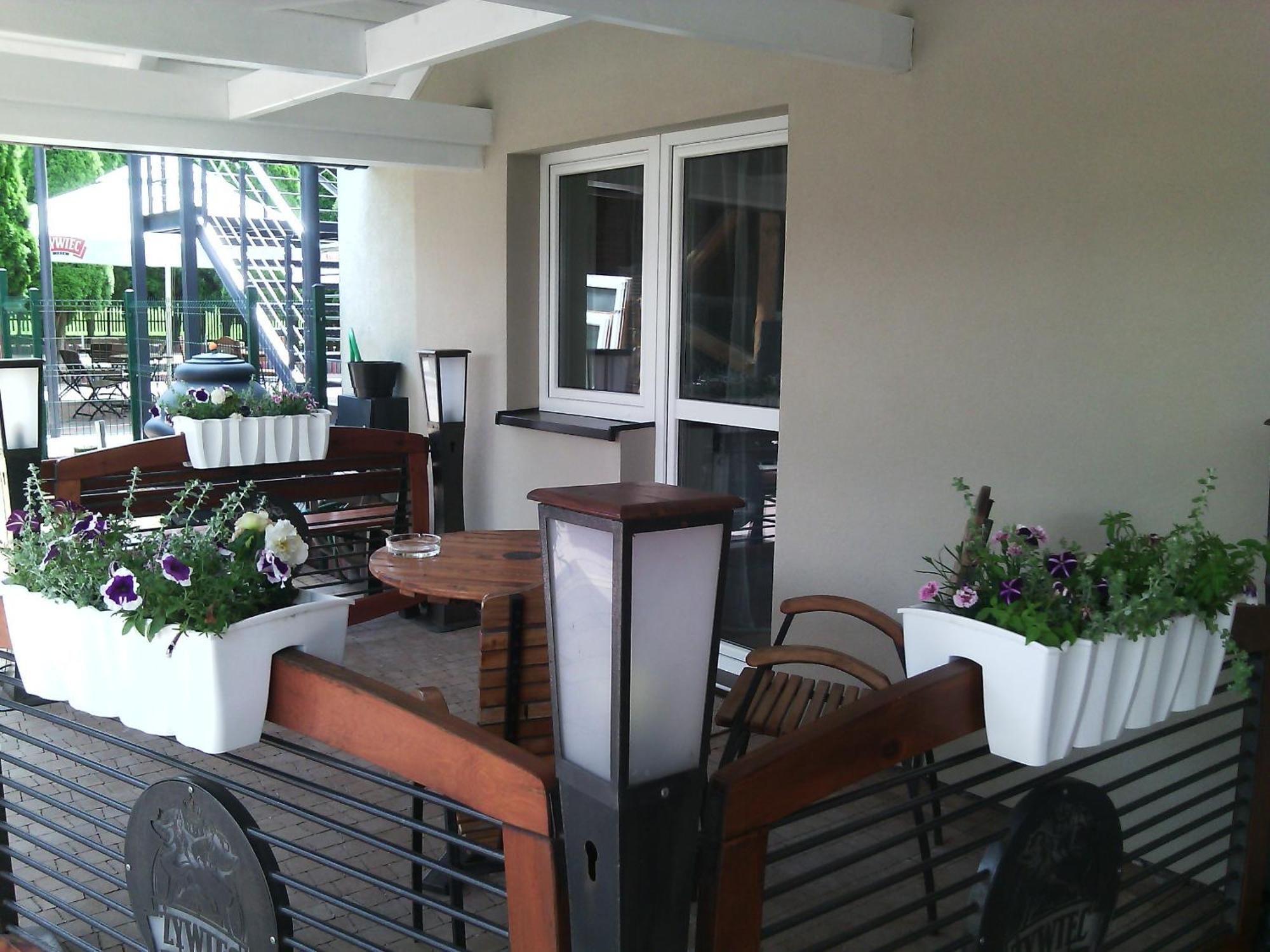 B&M Guesthouse Oswiecim Ngoại thất bức ảnh
