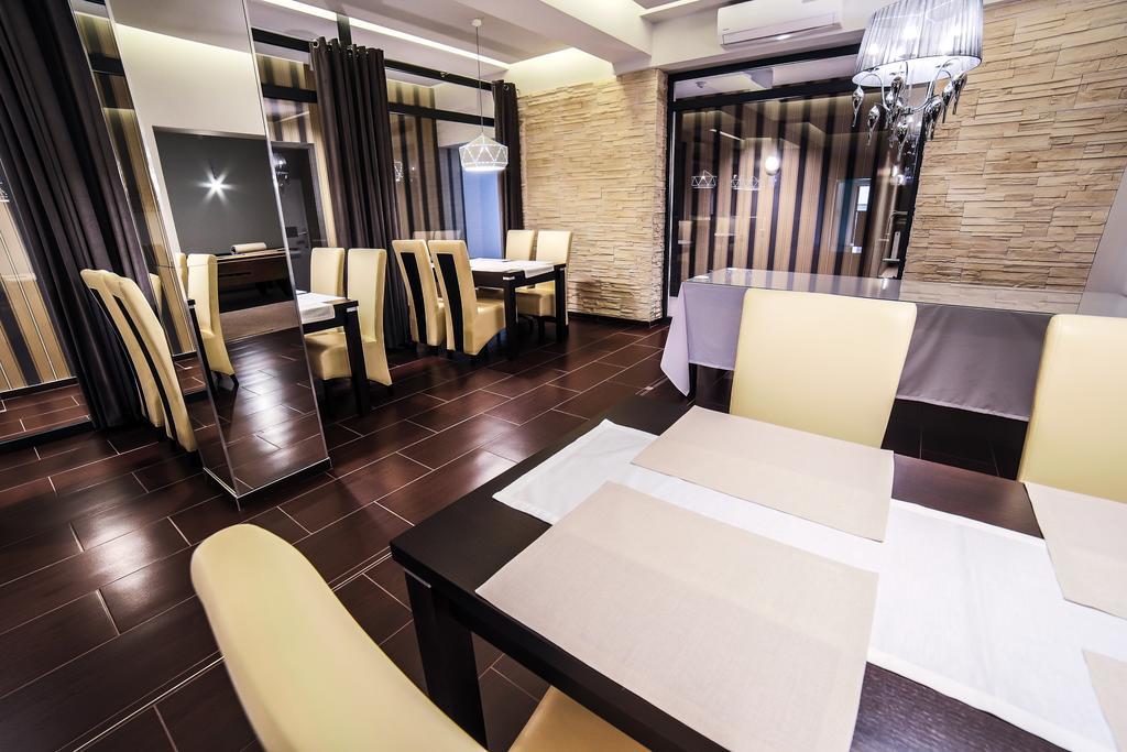 B&M Guesthouse Oswiecim Ngoại thất bức ảnh