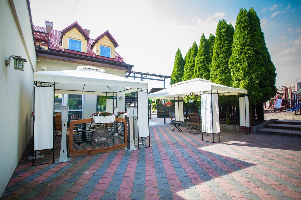 B&M Guesthouse Oswiecim Ngoại thất bức ảnh