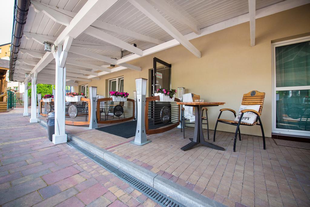 B&M Guesthouse Oswiecim Ngoại thất bức ảnh