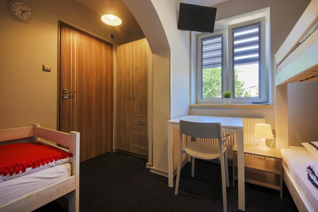B&M Guesthouse Oswiecim Ngoại thất bức ảnh