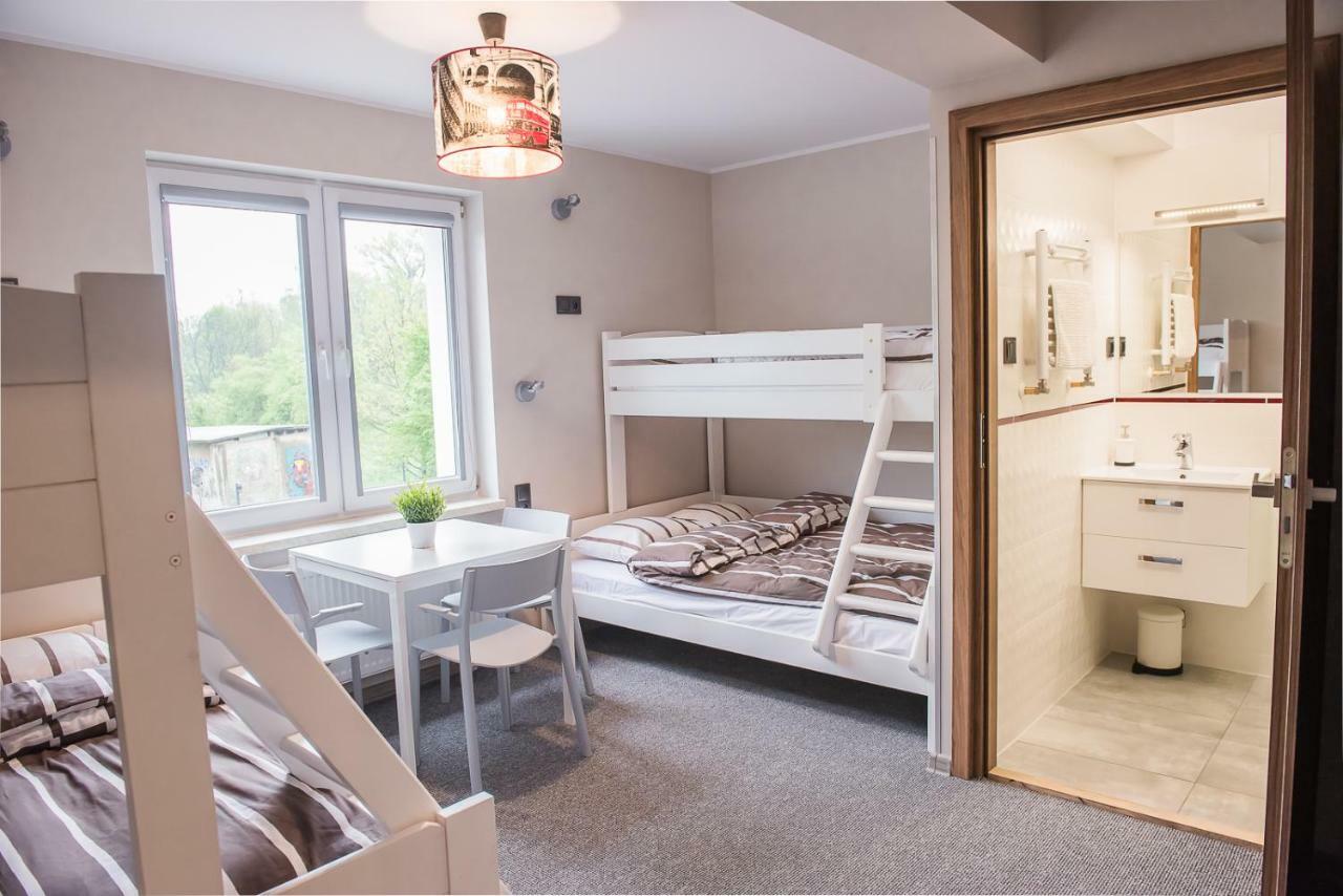B&M Guesthouse Oswiecim Ngoại thất bức ảnh